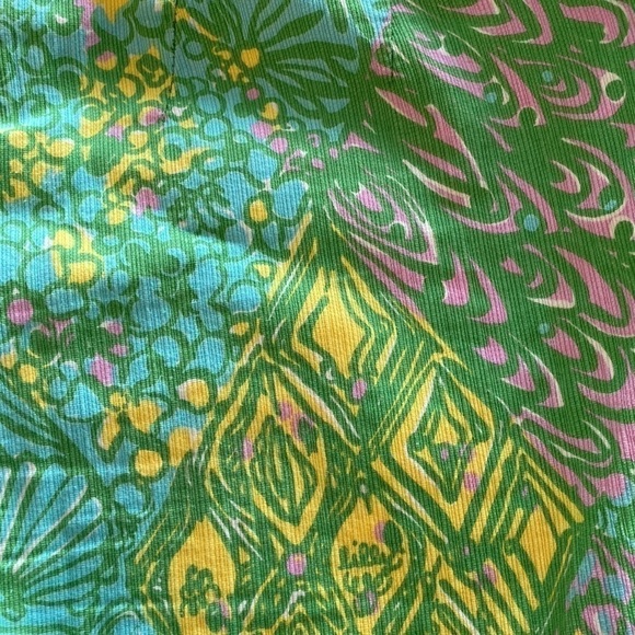 Lilly Pulitzer Deenie shorts Green Blue 100% Cotton back zip size 00
C - Picture 8 of 10